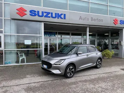 Usata Suzuki Swift 83 CV (61 kW) 2024 Argento Utilitaria