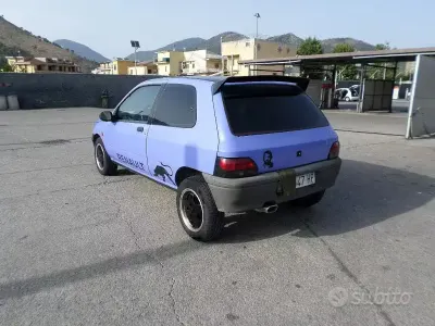 Usata Renault Clio 58 CV (42 kW) 1995 Bluazzurro Utilitaria