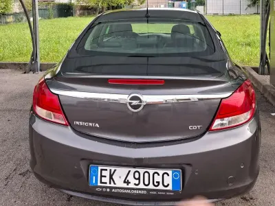 Usata Opel Insignia Cosmo 131 CV (96 kW) 2011 Grigio Berlina
