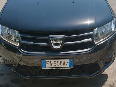 Nero Usata 2015 Dacia Sandero Lauréate Berlina | 6500 € (Buon prezzo)