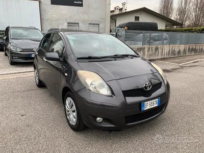 usata Toyota Yaris 1.2 benzina GPL ok neopatentato