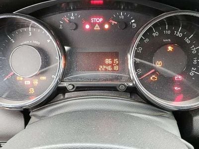 Usata Peugeot 5008 Active 114 CV (83 kW) 2014 Grigio Monovolume