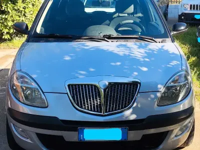 Usata Lancia Ypsilon 75 CV (55 kW) 2006 Grigio Utilitaria