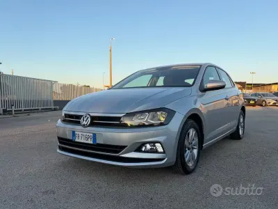 Usata VW Polo Comfortline 90 CV (66 kW) 2018 Grigio Utilitaria