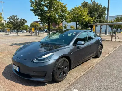 Usata Tesla Model 3 Long Range RWD 152 kW (208 CV) 2020 Grigio Berlina