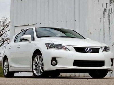 Lexus CT200h