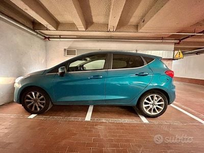Usata Ford Fiesta Titanium 101 CV (74 kW) 2017 Blu Berlina