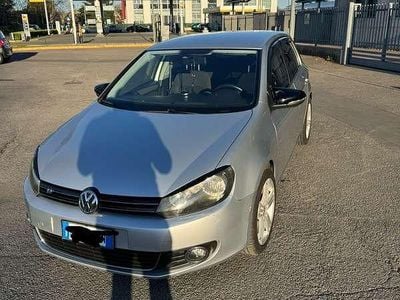 Usata VW Golf VI R 125 CV (91 kW) 2011 Argento Utilitaria