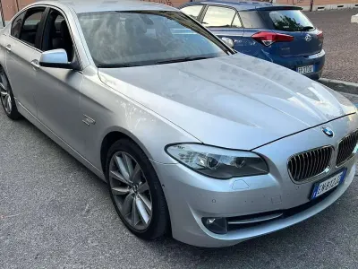 Usata BMW 530 258 CV (189 kW) 2012 Argento Berlina