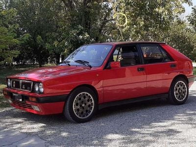 Usata Lancia Delta 196 CV (144 kW) 1989 Rosso Utilitaria