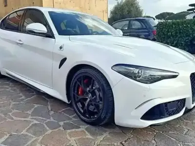 Usata Alfa Romeo Giulia Quadrifoglio 510 CV (375 kW) 2020 Bianco trofeo Berlina