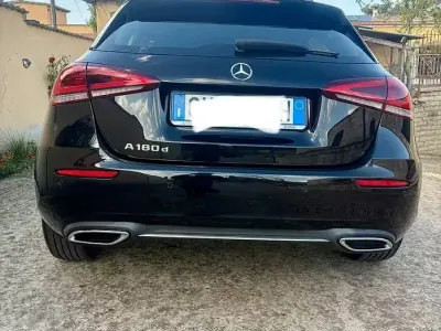 Usata Mercedes A180 Premium 116 CV (85 kW) 2020 Nero Berlina