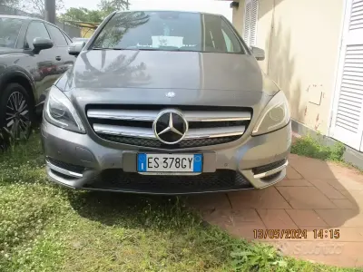 Begagnad Mercedes B200