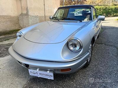 Usata Alfa Romeo Spider 122 CV (89 kW) 1992 Grigio Cabrio