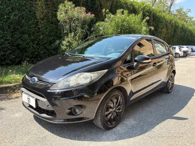 Usata Ford Fiesta 82 CV (60 kW) 2010 Nero Berlina