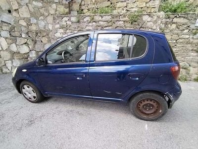 Usata Toyota Yaris 75 CV (55 kW) 2005 Blu/azzurro Utilitaria