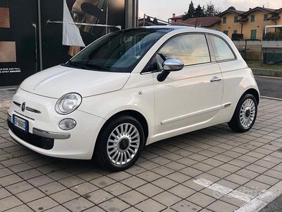Begagnad Fiat 500 Lounge 69 HK (50 kW) 2012 Vit Sedan