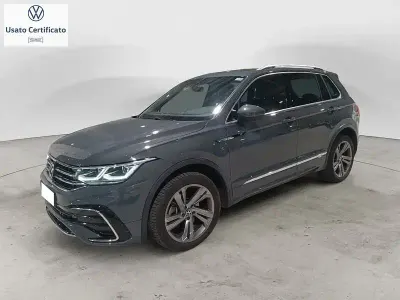 Usata VW Tiguan R-line 200 CV (147 kW) 2023 Grigio SUV