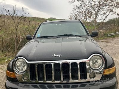 Usata Jeep Cherokee 2006 Nero SUV