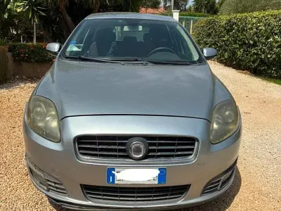 Usata Fiat Croma 150 CV (110 kW) 2010 Grigio Monovolume