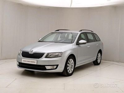 Grigio Usata 2015 Skoda Octavia Style Station wagon | 9900 € (Buon prezzo)