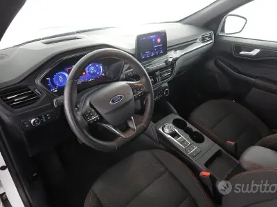 Usata Ford Kuga ST-Line 152 CV (111 kW) 2023 Frozen white SUV