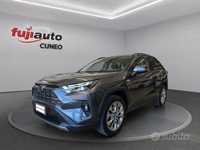 Usata Toyota RAV4 Hybrid Style 222 CV (163 kW) 2022 Dark grey met SUV