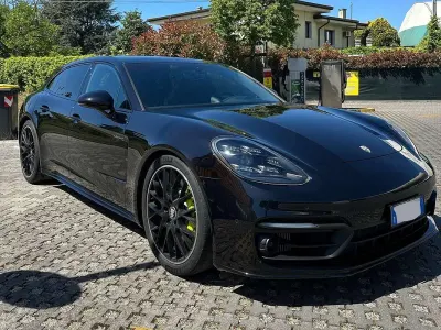 Usata Porsche Panamera 560 CV (411 kW) 2021 Nero Berlina