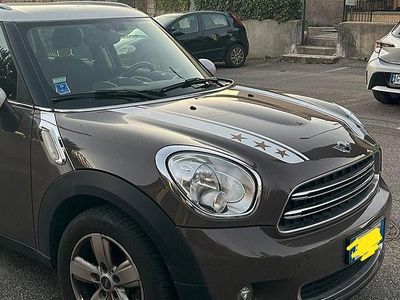 Usata Mini Countryman 111 CV (81 kW) 2016 Marrone SUV