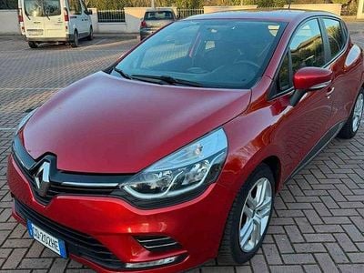Usata Renault Clio V Business 48 CV (35 kW) 2021 Rosso Berlina