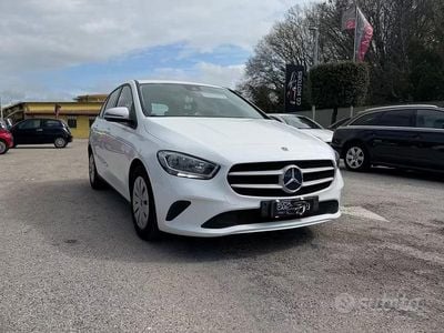 Usata Mercedes B160 95 CV (69 kW) 2021 Bianco Monovolume