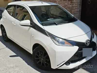 Usata Toyota Aygo Cool 69 CV (50 kW) 2016 Bianco Utilitaria