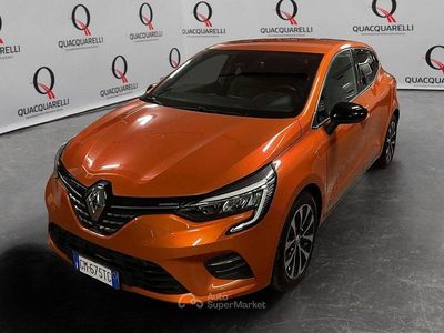 Usata Renault Clio V Techno 101 CV (74 kW) 2023 Arancione Berlina