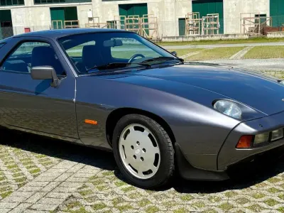 Usata Porsche 928 310 CV (228 kW) 1986 Grigio Coupé