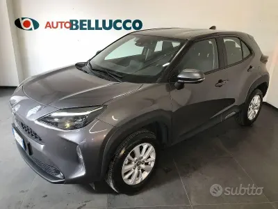 Usata Toyota Yaris Cross Active 91 CV (66 kW) 2021 Grigio SUV