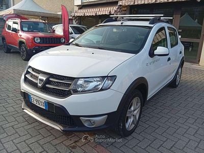 Usata Dacia Sandero Prestige 90 CV (66 kW) 2015 Bianco Berlina