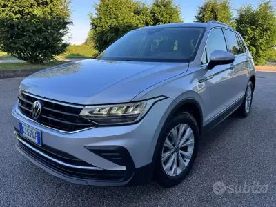 Usata VW Tiguan Life 150 CV (110 kW) 2021 Argento SUV