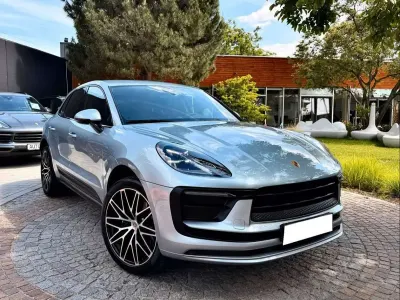 Usata Porsche Macan 265 CV (194 kW) 2024 Argento dolomiti metallizzato SUV
