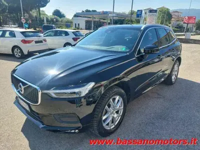 Usata Volvo XC60 Momentum 197 CV (144 kW) 2020 Nero metallizzato SUV