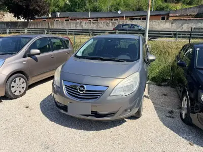 Usata Opel Meriva 120 CV (88 kW) 2010 Grigio Monovolume