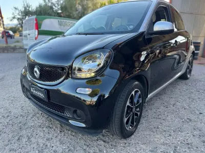 Begagnad Smart ForFour Passion 71 HK (52 kW) 2015 Svart Halvkombi