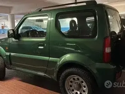 Usata Suzuki Jimny 86 CV (63 kW) 2010 Verde SUV
