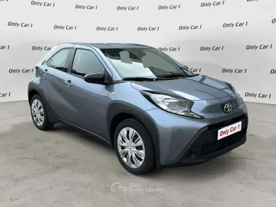 Usata Toyota Aygo X Active 72 CV (52 kW) 2025 Gray SUV