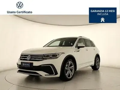 Usata VW Tiguan R-line 150 CV (110 kW) 2021 Bianco SUV