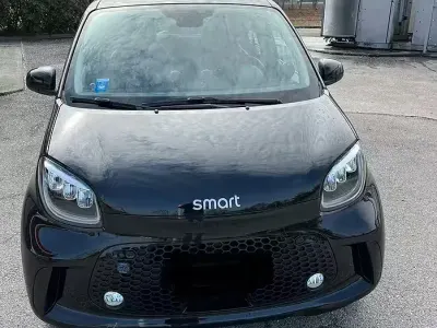 Usata Smart ForFour Electric Drive Prime 41 kW (56 CV) 2021 Nero Utilitaria