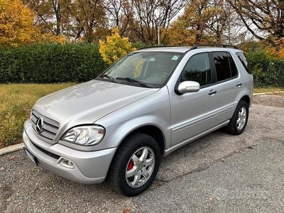 Begagnad Mercedes ML400 250 HK (183 kW) 2002 Grå SUV