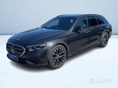 Usata Mercedes 300 Premium Plus 197 CV (144 kW) 2024 Grigio scuro metallizzato Station wagon