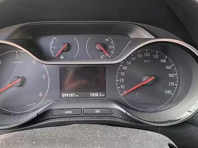 Usata Opel Crossland 120 CV (88 kW) 2018 Bianco SUV