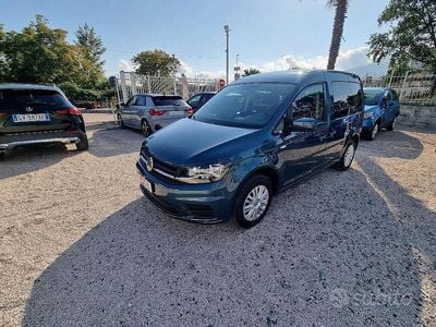 Usata VW Caddy Trendline 102 CV (75 kW) 2017 Blu Monovolume