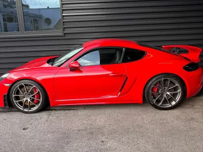 Usata Porsche 718 Cayman GT4 420 CV (308 kW) 2023 Rosso Coupé